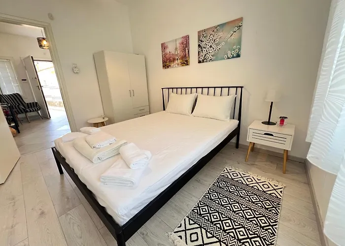 Kamares House كافالا