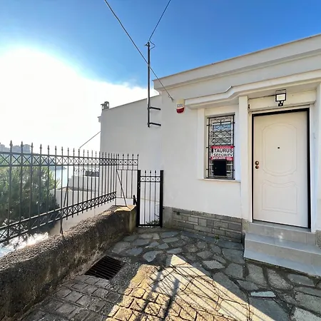 Apartment Kamares House *