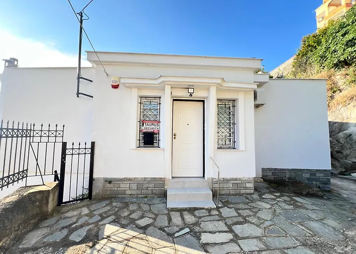 Kamares House *